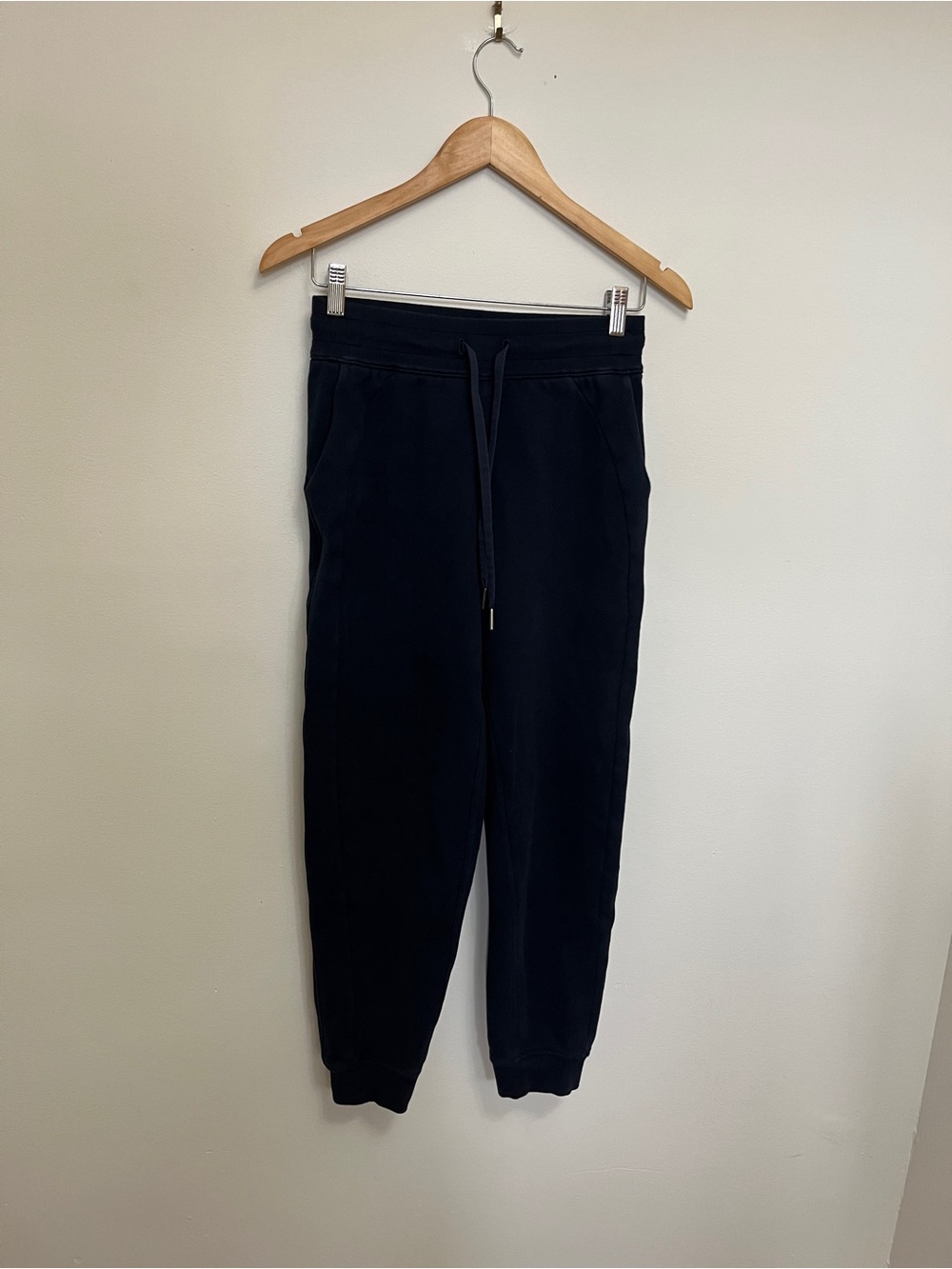 Lululemon Navy Women’s Scuba Joggers Size 4